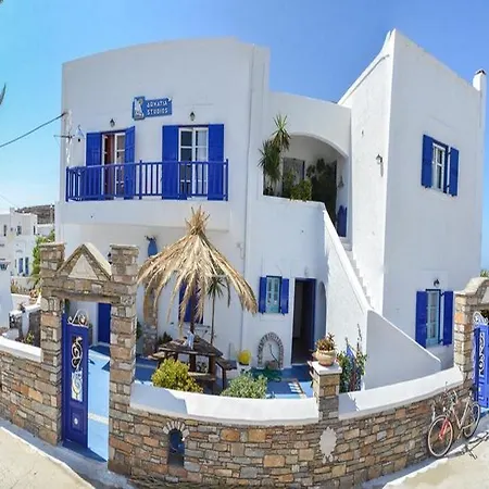 ゲストハウス Evi's Tholária