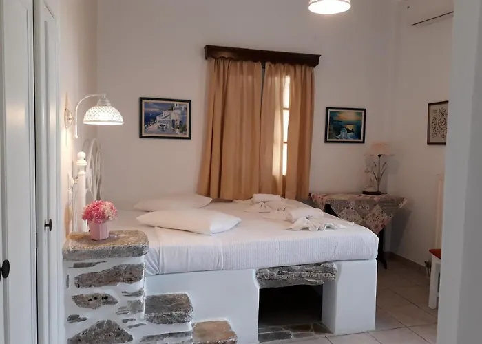 Evi's Guest house 3*