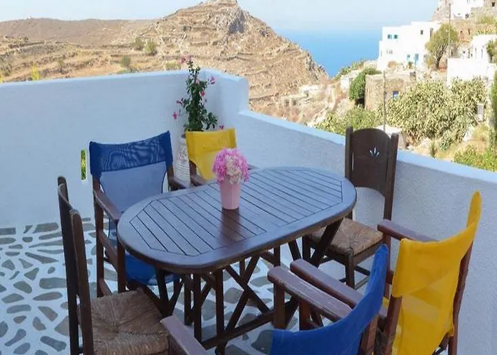 Πανσιόν Evi's 3*